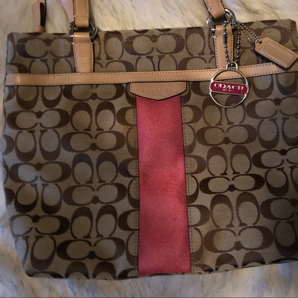 Coach Signature C Bag! 💼 - Picture 2 of 3